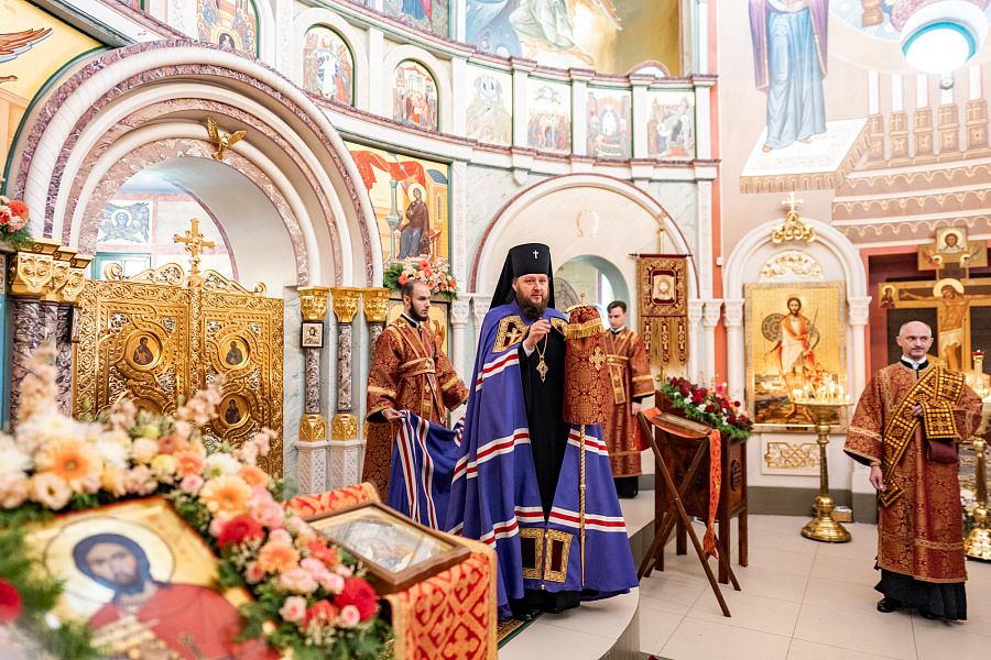 Архиерейское богослужение в Никитском храме села Никитского г.о. Домодедово